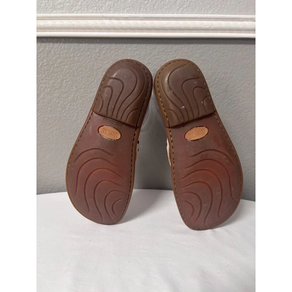 Born Womens 6 Cream Ivory Leather Thong Sandals